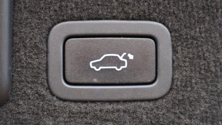 JAGUAR XF 2.2d Portfolio Sportbrake Auto Euro 5 (s/s) 5dr 2015