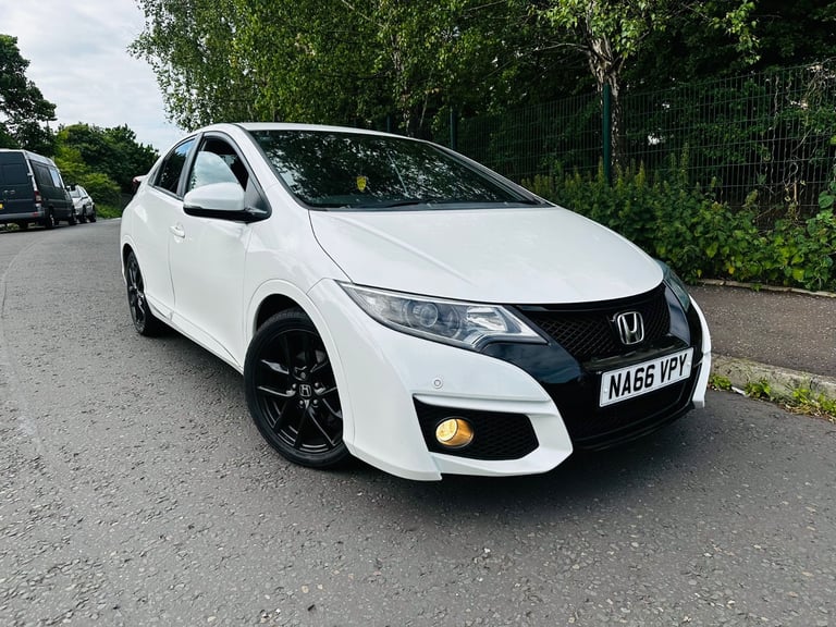 Great Condition Pearl-scent white Honda Civic 2016 5 doors