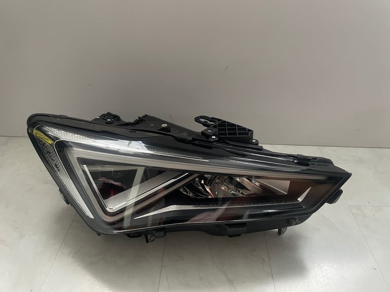 image for Headlight seat Leon 4 led 