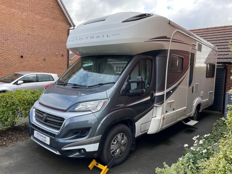 Auto-Trail Apache 700 - 2019 - 6 Berth - Rear Lounge - Motorhome For Sale