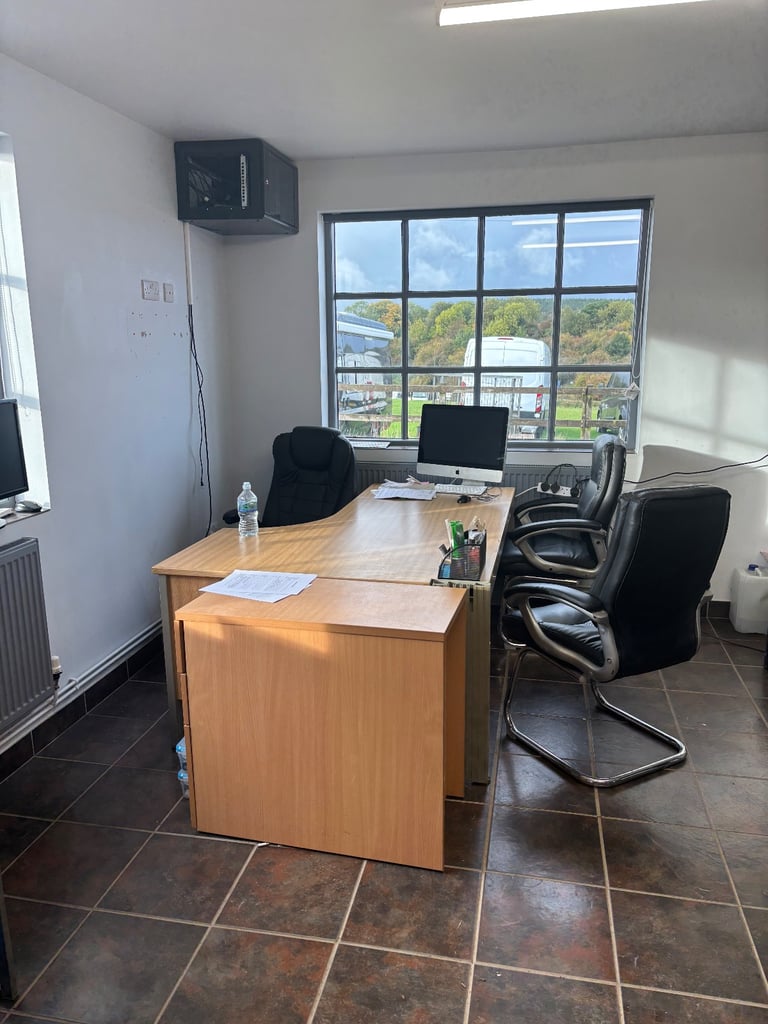 Office to Rent ( also yard space available different size lots 