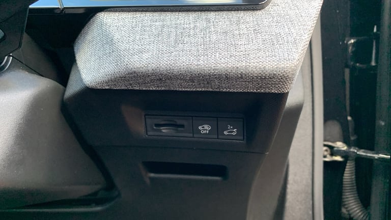 2025 Peugeot 5008 1.2 Hybrid 136 GT 5dr e-DSC6 HATCHBACK PETROL Automatic