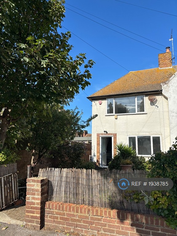 3 bedroom house in Harold Avenue, Westgate-On-Sea, CT8 (3 bed) (#1938785)
