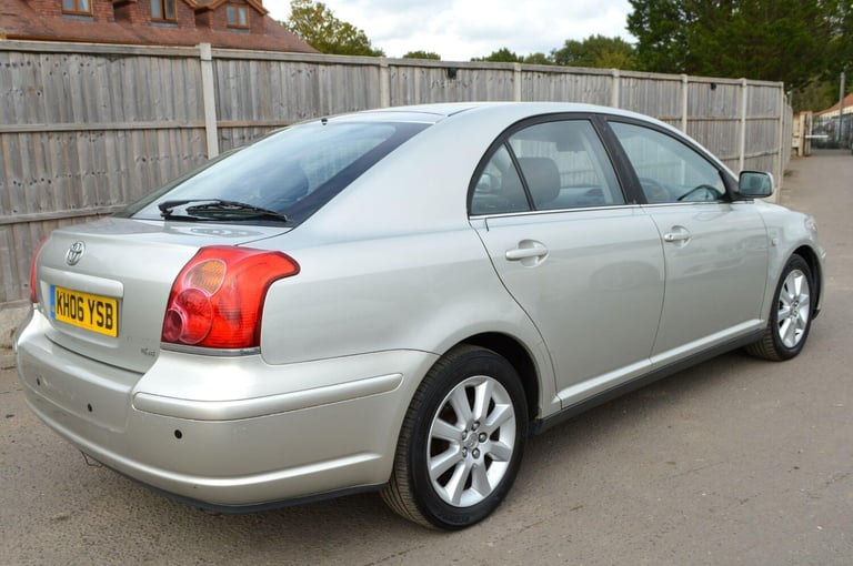 Toyota Avensis 1.8 VVT-i T3-S 5dr Petrol Manual - Image 17