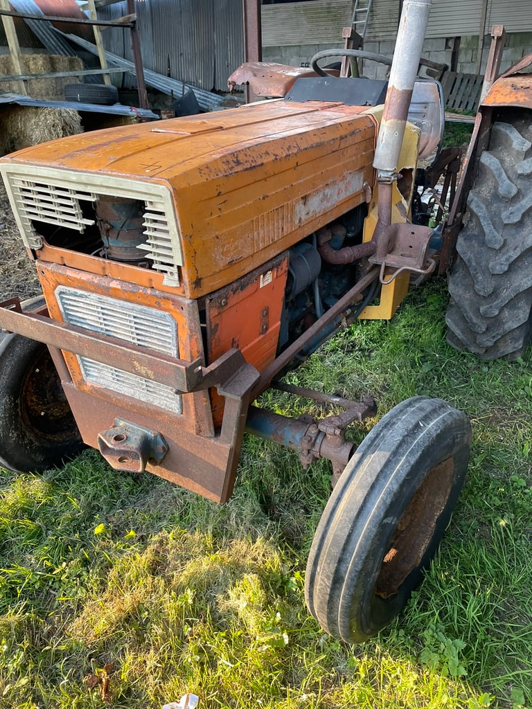 Universal u530 tractor