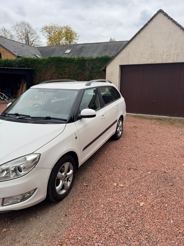 Skoda, FABIA, Estate, 2011, Manual, 1199 (cc), 5 doors