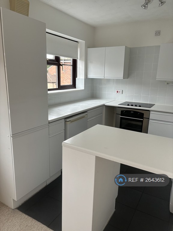 Studio flat in Highwoods, Colchester, CO4 (#2643612)