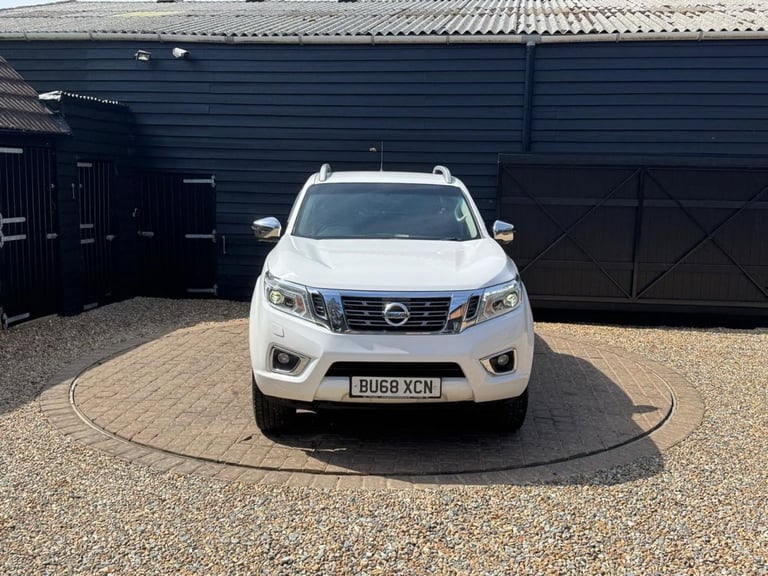 2018 Nissan Navara Double Cab Pick Up Tekna 2.3dCi 190 4WD PICK UP DIESEL Manual