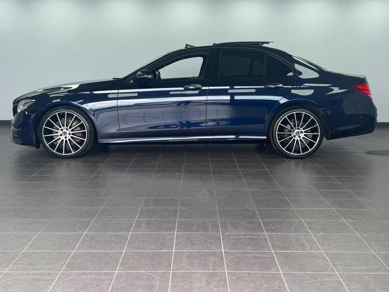 MERCEDES-BENZ E CLASS 2.0 E300d AMG Line Night Edition (Premium Plus) G-Tronic+