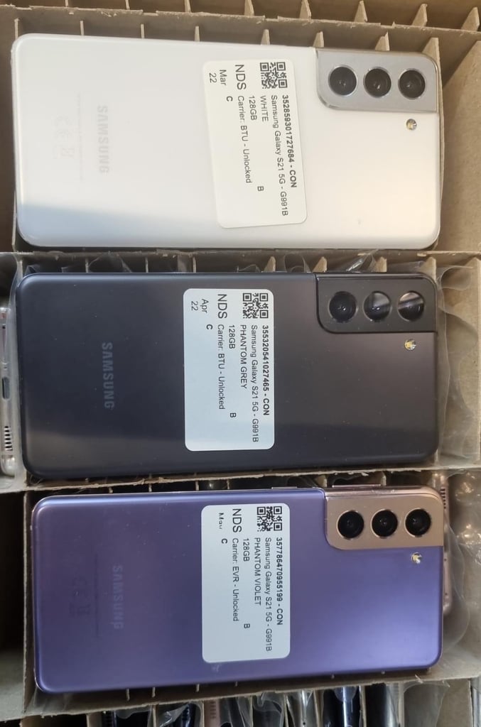image for SAMSUNG S21 LIKE NEW BOX