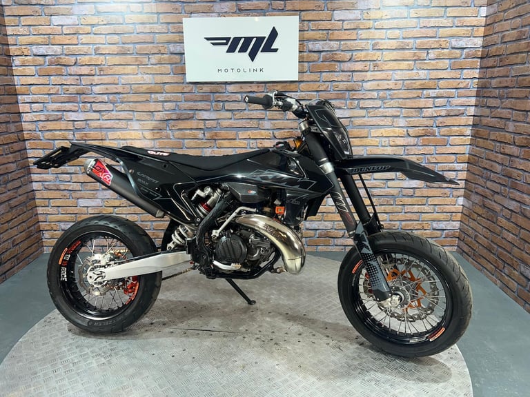 KTM 300 EXC SM - NEW MOT - EXCELLENT CONDITION 