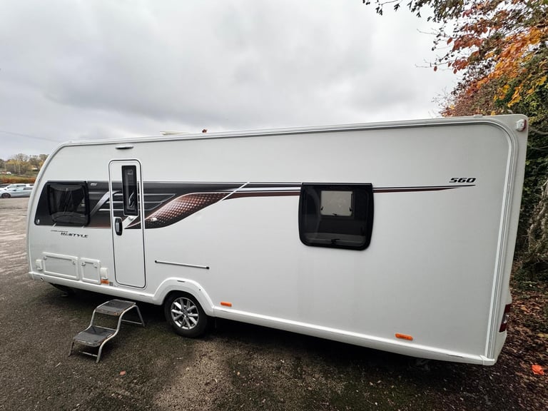SWIFT CHALLENGER HI-STYLE 560 2021 MODEL ISLAND BED TOURING CARAVAN
