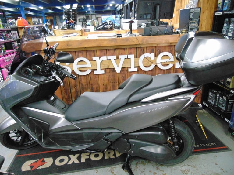 Honda NSS 300 A-D 2016 Forza 300cc Automatic Scooter low miles serviced new MOT 
