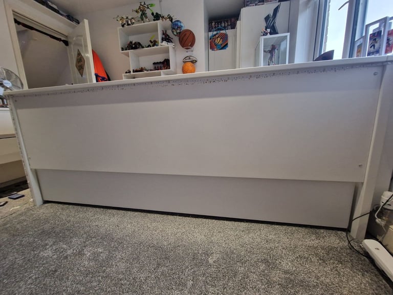 HEMNES IKIA single to double bed with 3 storage drawers & 2 mattresses
