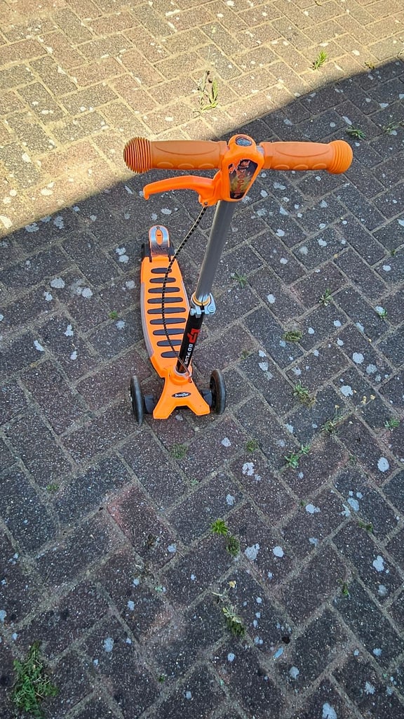 Scooter 2 Wheels W/ Lights Music Adjustable Height