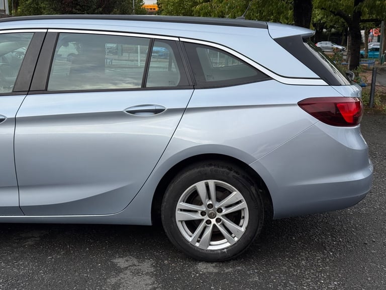 2017 Vauxhall Astra 1.6 CDTi ecoFLEX Design Sports Tourer 5dr Diesel Manual