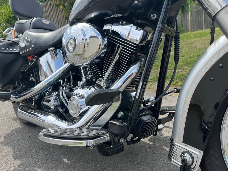 HARLEY DAVIDSON FLSTCI HERITAGE SOFTAIL CLASSIS 100th ANN, 14,318 MILES, £8495