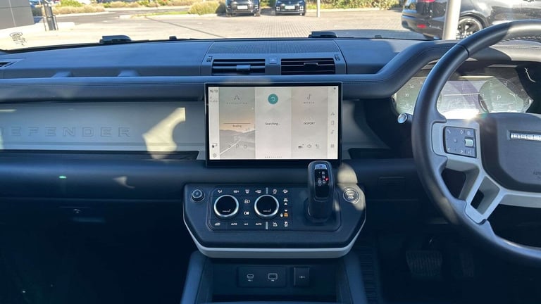 2024 Land Rover Defender 3.0 D300 X-Dynamic HSE 90 3dr Auto ESTATE DIESEL Automatic