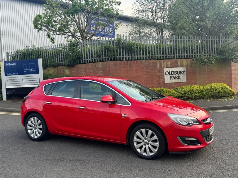 2013 Vauxhall Astra 1.6i 16V SE 5dr HATCHBACK Petrol Manual