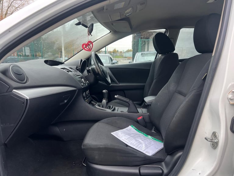 2013 Mazda Mazda3 1.6 Tamura Euro 5 5dr HATCHBACK Petrol Manual