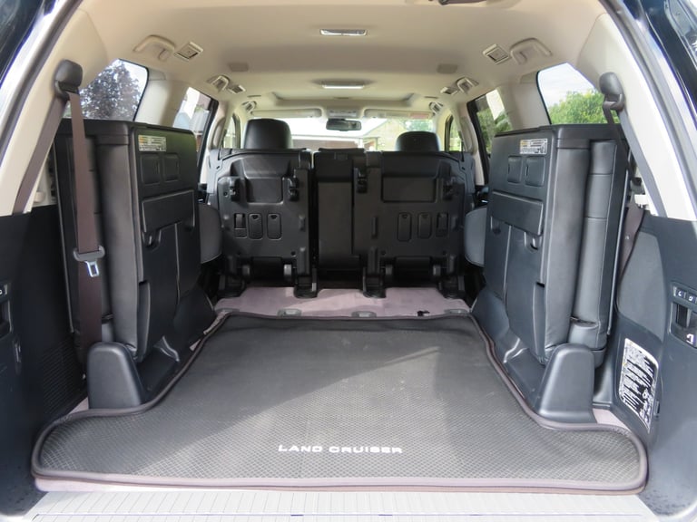 TOYOTA LAND CRUISER ZX 4.6 V8 PETROL 2014  22K MILES  1 OWNER 8 SEATER