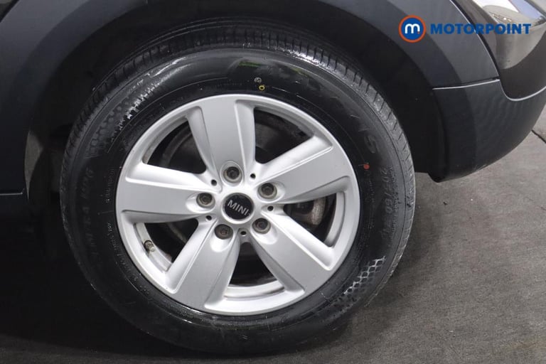 2016 MINI Countryman 1.6 Cooper 5dr HATCHBACK PETROL Manual