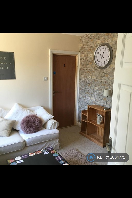 6 bedroom house in Penarth Road, Falmouth, TR11 (6 bed) (#2684775)