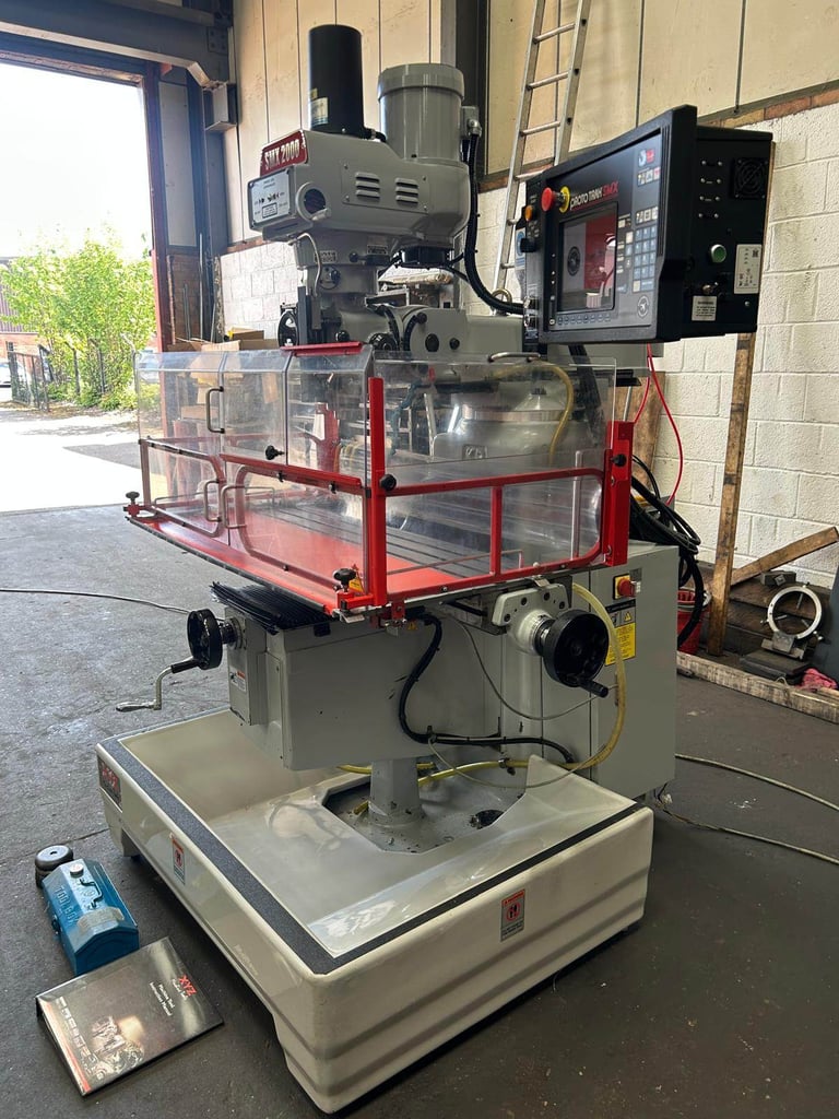 XYZ MODEL SMX 2000 CNC TURRET MILLING MACHINE R8 YEAR 2015