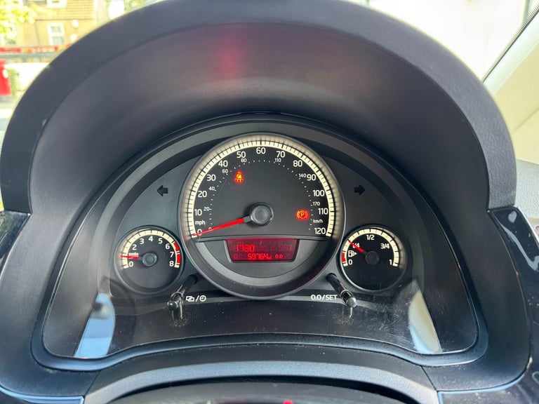2014 Volkswagen up! 1.0 Move Up 3dr HATCHBACK Petrol Manual