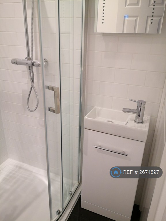 1 bedroom flat in York Road, Guildford, GU1 (1 bed) (#2674697)