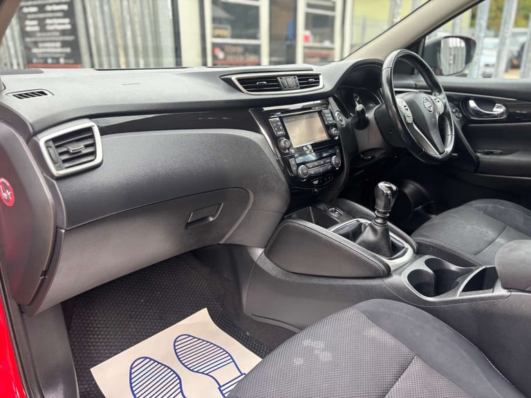 2015 Nissan Qashqai 1.2 Qashqai N-Tec DiG-T 5dr SUV Petrol Manual