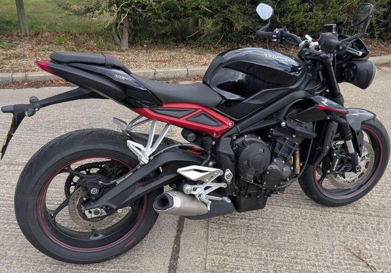 2019 69 TRIUMPH STREET TRIPLE RS 765 NAKED BLACK 765RS 1590 MILES YES 1k 