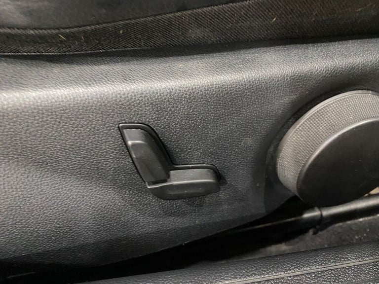 2013 Mercedes-Benz E-Class 2.1 E250 CDI AMG Sport Cabriolet 2dr Diesel G-Tronic+ Euro 5 (s/s) (20...