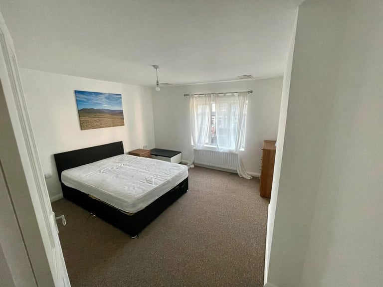 Spacious & Cosy double Room for Rent TW3 3RT