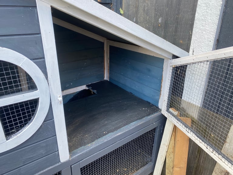 Hutch for Guinea pigs and rabbits 