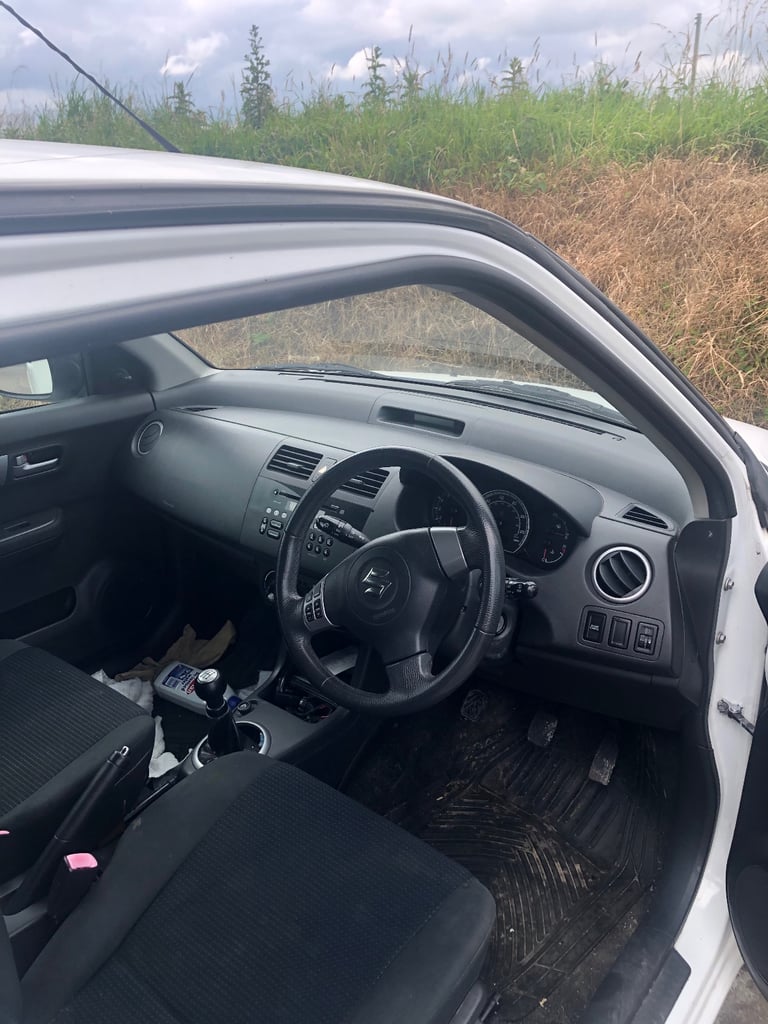 Suzuki, SWIFT, Hatchback, 2010, Manual, 1328 (cc), 3 doors