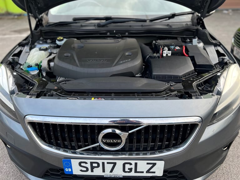2017 Volvo V40 D2 [120] Cross Country Nav Plus 5dr HATCHBACK Diesel Manual