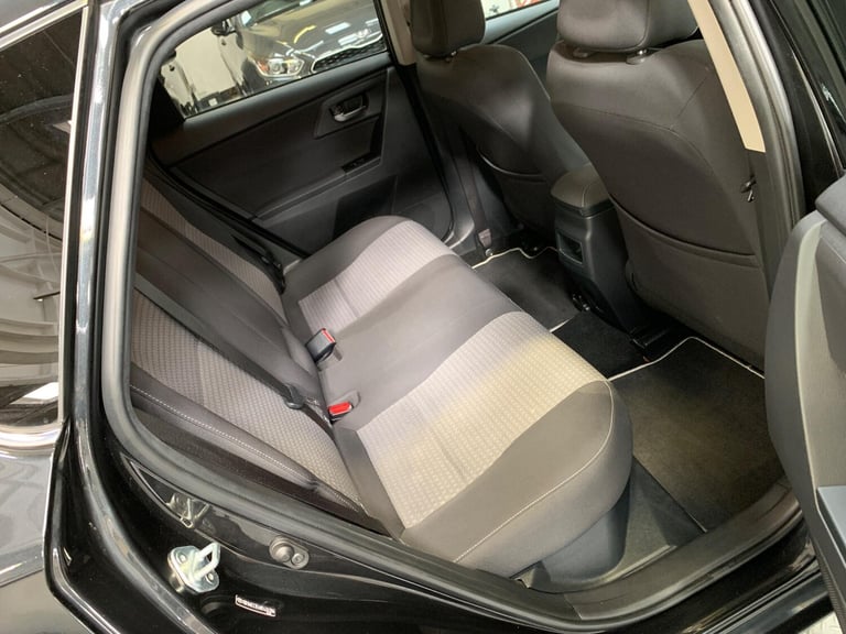 2018 Toyota Auris 1.8 VVT-h Design CVT Euro 6 (s/s) 5dr HATCHBACK Petrol/Electric Hybrid Automatic