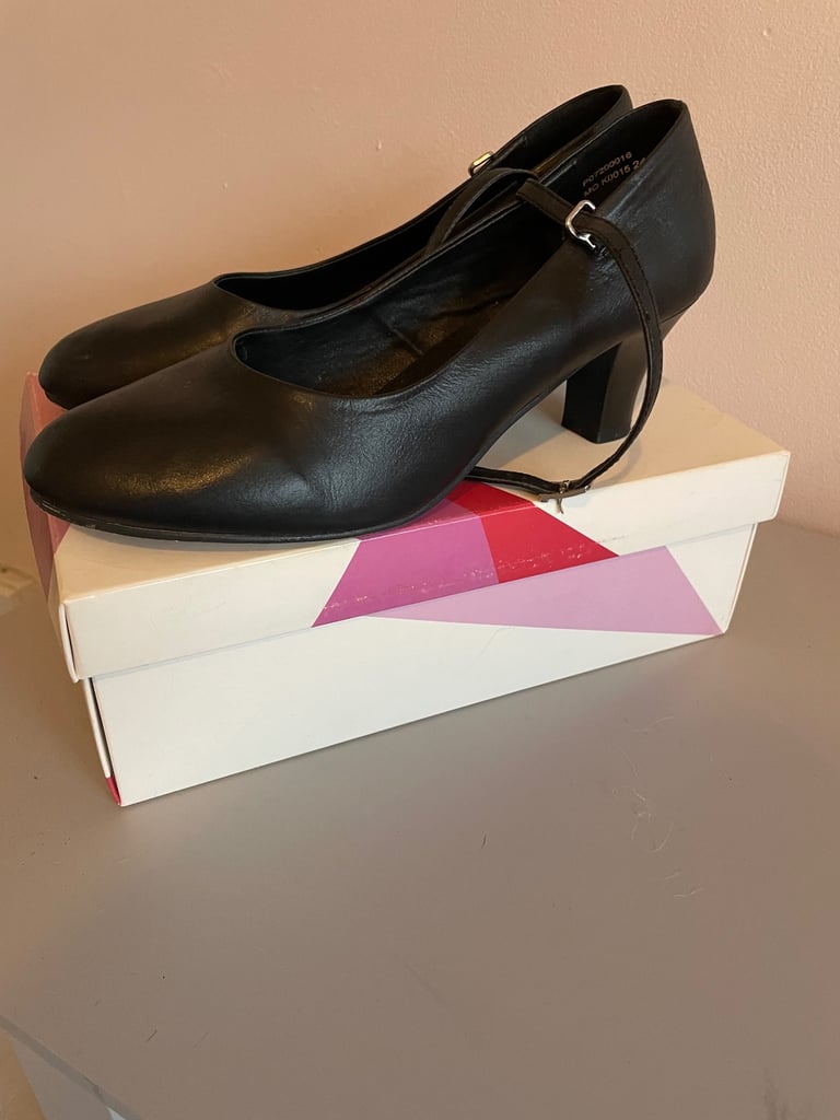 image for Size 5 women’s Dance shoe