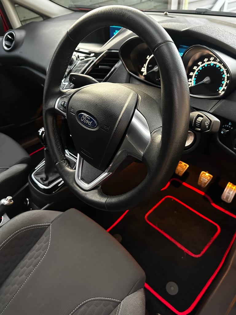 2014 Ford Fiesta STUNNING RACE RED Zetec S Ford Fiesta 3dr  HATCHBACK Petrol Manual