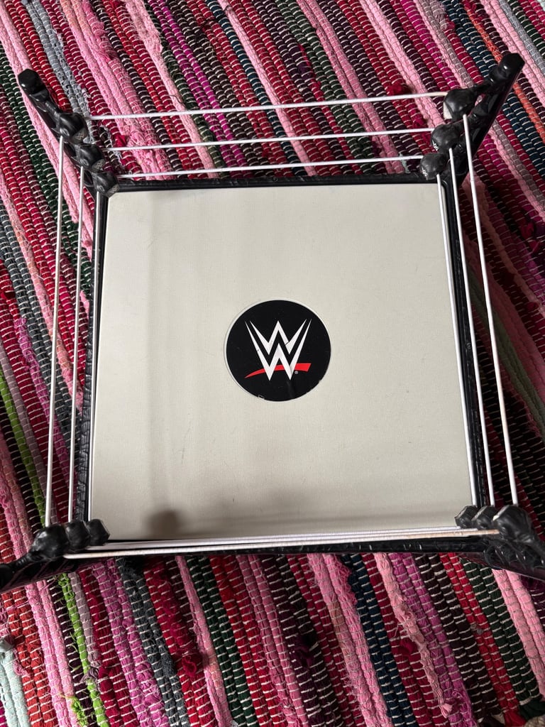 2010 WWE American - Wrestle Mania spring loaded wrestling ring