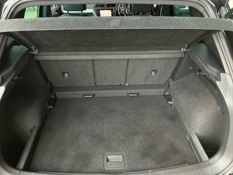 2017 Volkswagen Tiguan 2.0 TDi 150 4Motion R-Line 5dr SUV DIESEL Manual