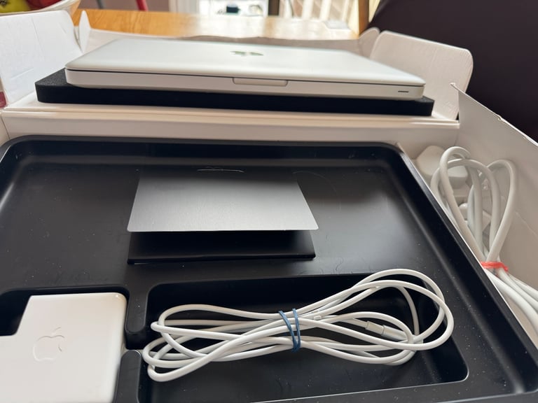 Apple MacBook Pro 13.3” screen