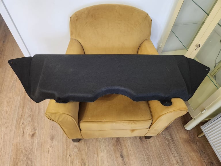 2019 (68 reg) nissan juke parcel shelf.
