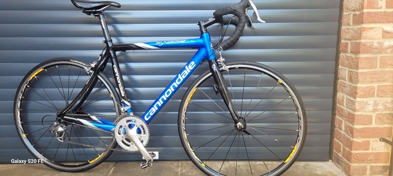 image for Mens road bike Cannondale (Carbon)