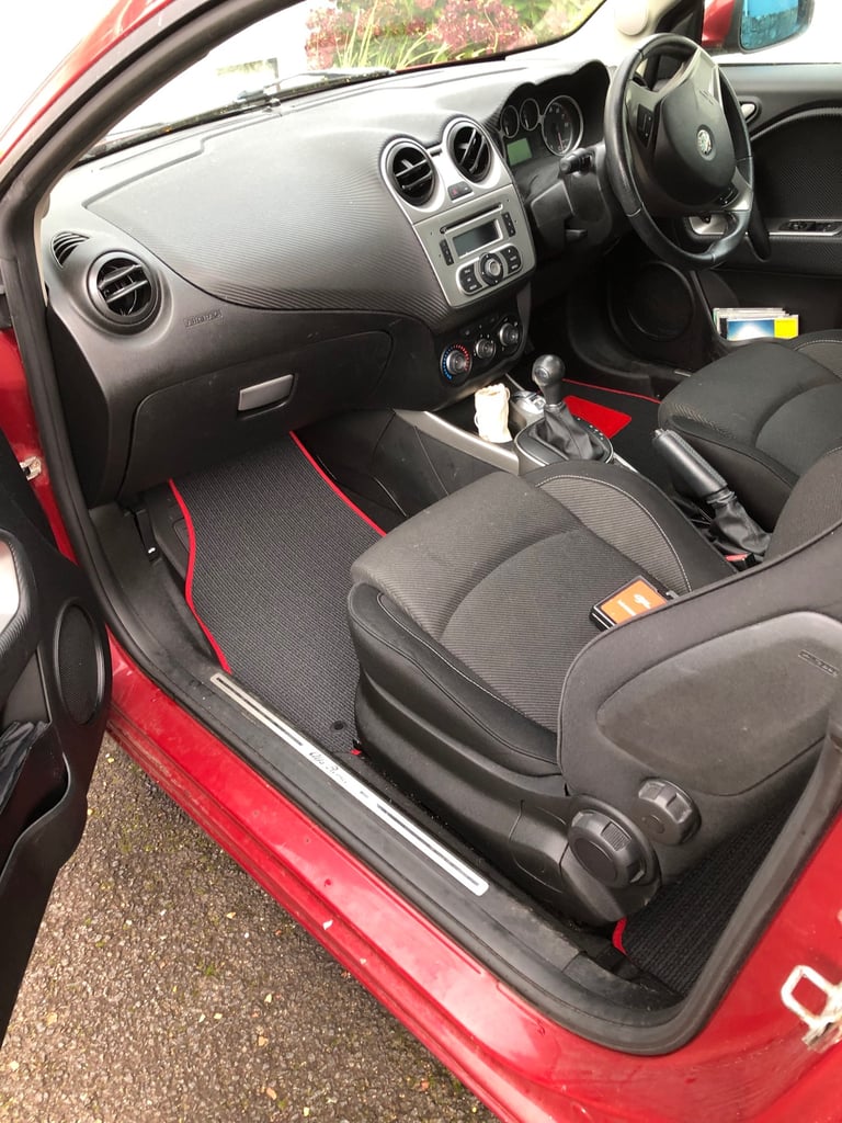 image for Alfa Romeo, MITO, Hatchback, 2011, Semi-Auto, 1368 (cc), 3 doors