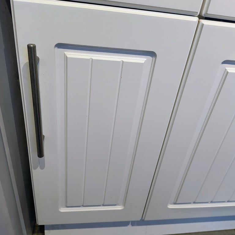Kitchen doors with handles 