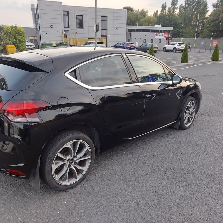 Citroen, DS4, Hatchback, 2013, Manual, 1560 (cc), 5 doors