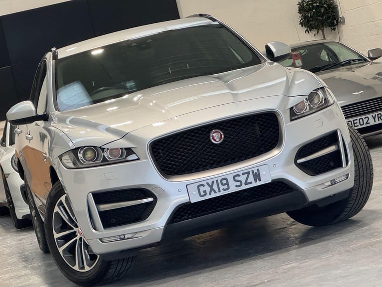 image for 2019 Jaguar F-Pace 2.0 D180 R-Sport SUV 5dr Diesel Auto AWD Euro 6 (s/s) (180 ps) ESTATE Diesel A...