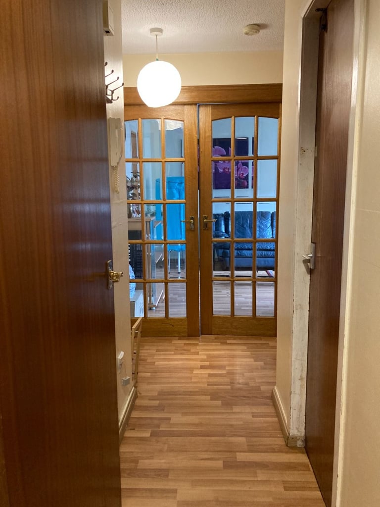 Room for females in G1